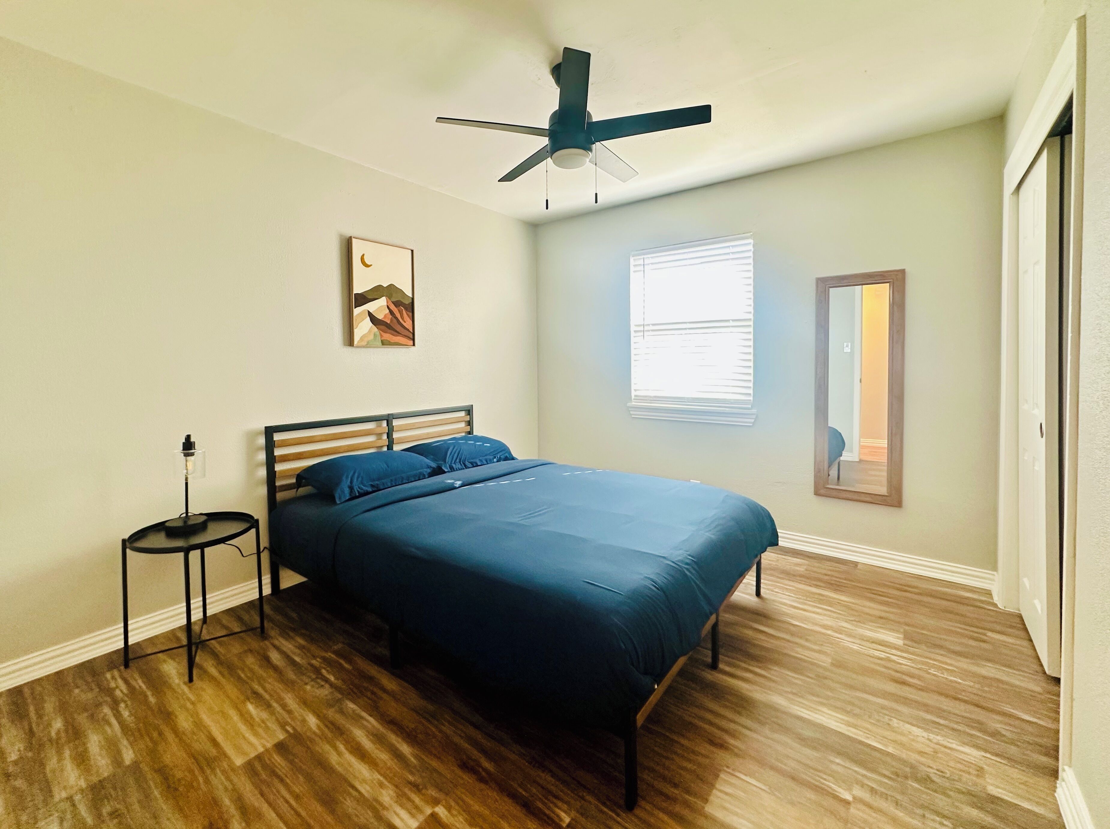 3 habitaciones, tabla de planchar con plancha y wifi gratis 