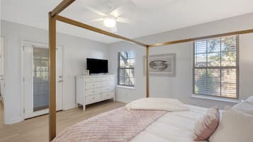 3 slaapkamers, een strijkplank/strijkijzer, gratis wifi, beddengoed