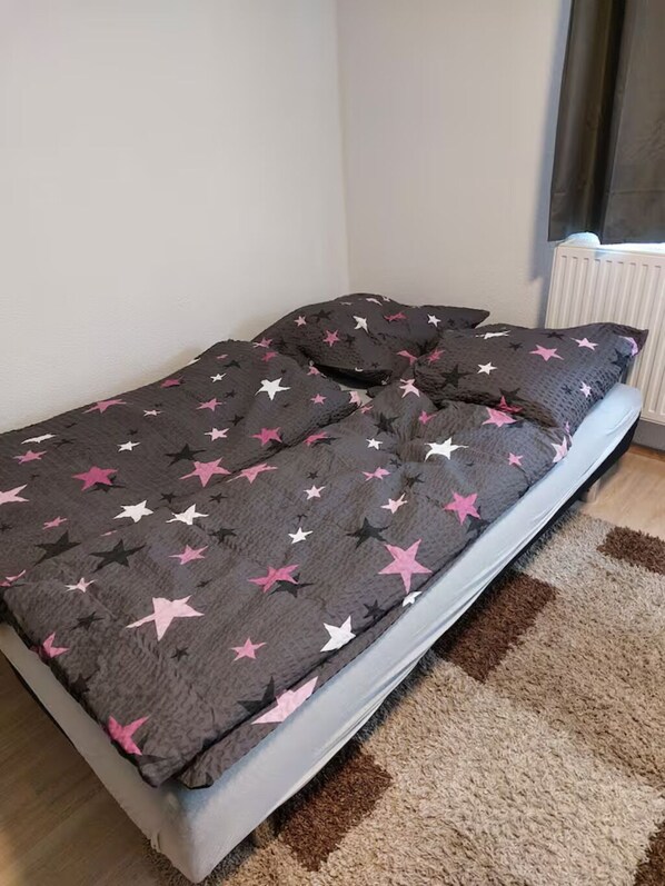 1 bedroom, iron/ironing board, bed sheets