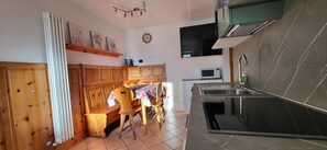 Microwave, stovetop, dishwasher - Cozy three-room apartment ideal for those who love skiing and more! (Varena)