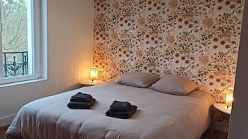 2 slaapkamers, een strijkplank/strijkijzer, reisbedje, wifi