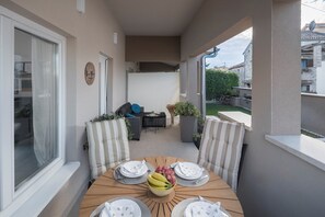 Outdoor dining - House Runa in Porec, Croatia (Porec)