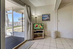 Interior - Directly on the Gulf - Unit 10 - 1 Bedroom - Ground Floor - Sleeps up to 3 (Venice)