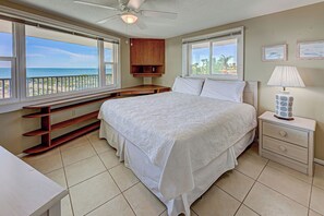 3 habitaciones, escritorio, tabla de planchar con plancha y wifi gratis