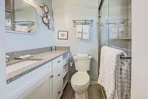 Dusche, Haartrockner, Handtücher