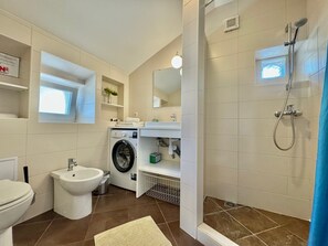 تجهيزات دش، مجففات شعر، مناشف