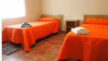 2 Schlafzimmer, Reisekinderbett, kostenloses WLAN, Bettwäsche