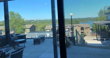 Walk-in Villa with Heated Pool, Game Room, Epic Views, 3 min from SDC