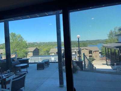 Walk-in Villa with Heated Pool, Game Room, Epic Views, 3 min from SDC