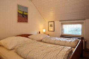 2 bedrooms - Ferienwohnung im Reetdachhaus, Burhave (Burhave)