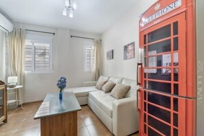 TV - Esperanza free parking by Staycare (Rota)