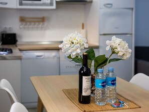 Fridge, microwave, dishwasher, coffee/tea maker - La Terraza by Staycare (Rota)
