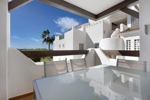 Property grounds - Budha Candor free parking by Staycare (Rota)