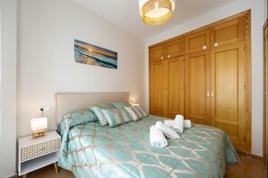 2 bedrooms, iron/ironing board, Internet, bed sheets