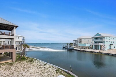 Navarre Beach Villa w/ Water Views Sleeps 12/ Kayaks + Bikes + OPTIONAL CARTS
