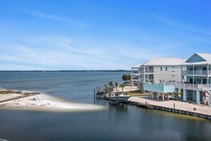 Exterior - Beach Villa DOG FRIENDLY, Water Views Sleeps 12 + Kayaks Bikes/OPTIONAL CARTS (Navarre Beach)