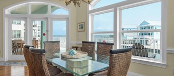 Beach Villa DOG FRIENDLY, Water Views Sleeps 12 + Kayaks Bikes/OPTIONAL CARTS