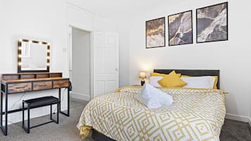 2 habitaciones, tabla de planchar con plancha, wifi y ropa de cama