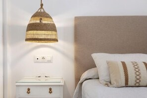 2 bedrooms, iron/ironing board, Internet, bed sheets