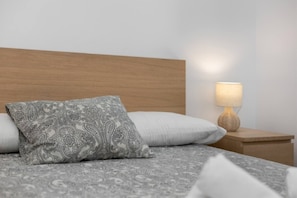 Room - Nerea Rota free parking by Staycare (Rota)