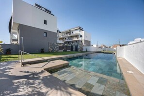 Pool - Nerea Rota free parking by Staycare (Rota)