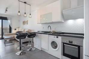 Fridge, microwave, oven, dishwasher - Nerea Rota free parking by Staycare (Rota)