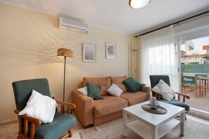 TV - Sorolla rota free parking by Staycare (Rota)