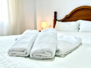 3 bedrooms, iron/ironing board, internet