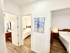 3 habitaciones, tabla de planchar con plancha y internet 