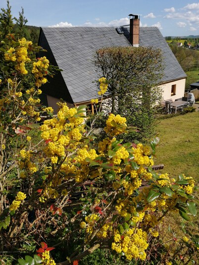 Cozy vacation home in the heart of the Erzgebirge. Family friendly!