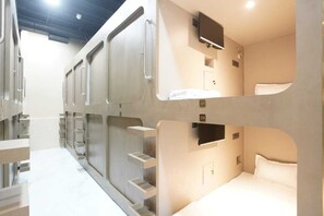 20 chambres, accès au Wi-Fi (inclus)