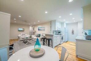 Interior - 30+ Stay! W/Hot Tub, Perfect For Families (Ventura)