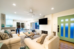 スマートテレビ、暖炉