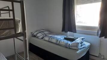 1 bedroom, WiFi, bed sheets