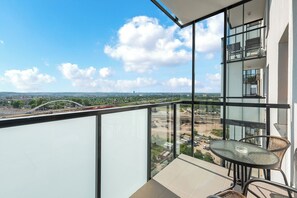 Appartement Classique, vue ville | Balcon