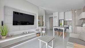 Leilighet – comfort, bakgårdsutsikt | Sengetøy av topp kvalitet, strykejern/-brett og barnesenger