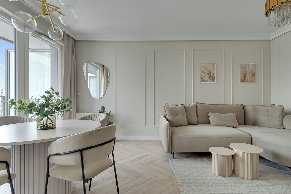 Deluxe Apartment, 1 Bedroom, Balcony | Living area | 50-inch flat-screen TV with cable channels
