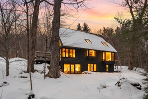 Exterior - Classic Stratton Ski Chalet: Perfect for Families (Winhall)