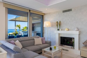Villa | 4 bedrooms - Villa Stella Sunset in Nea Dimmata (Pomos)