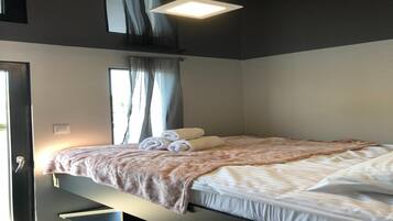 2 bedrooms, individually furnished, bed sheets