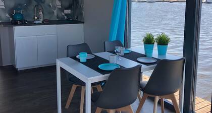 House in Dziwnow by the Water and Beach