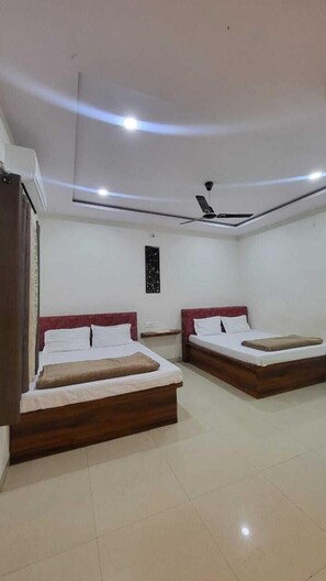 In-room safe - Hotel Maa Aarti Palace ujjain  (Ujjain)
