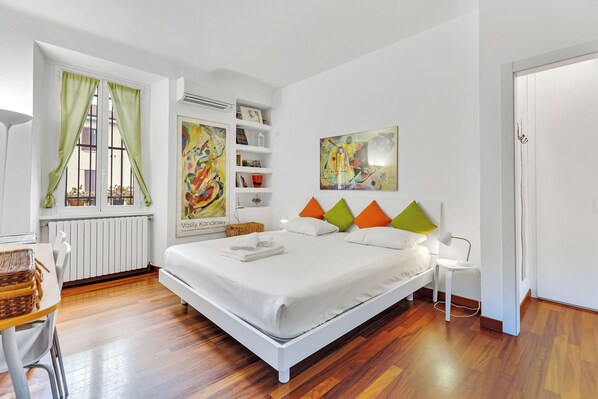 1 chambre, fer et planche à repasser, accès au Wi-Fi (inclus)