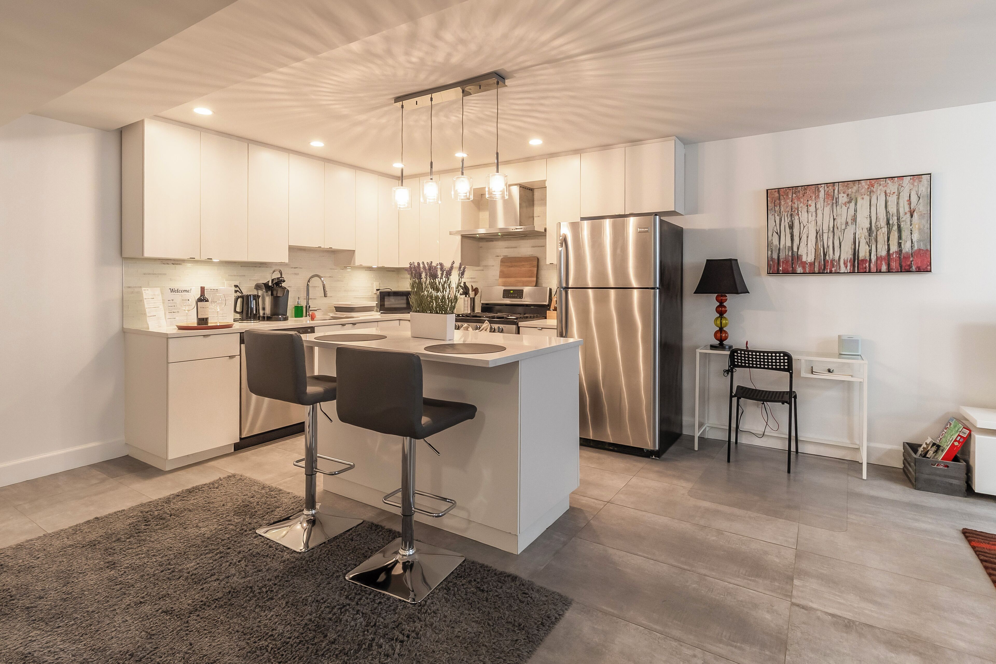 Frigorifero, microonde, forno, piano cottura