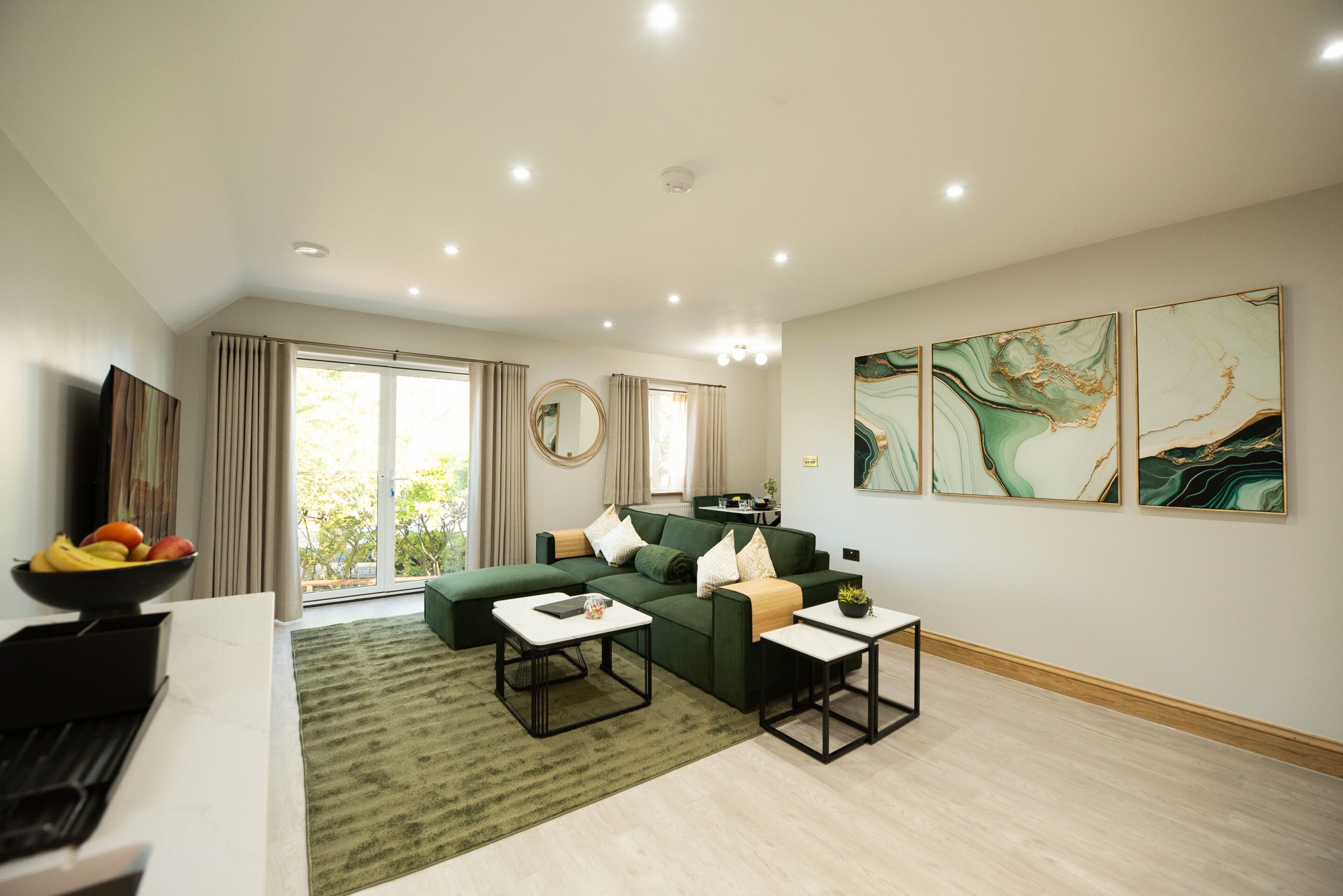 Premium Upper Apartment With Parking - Caversham - Reading