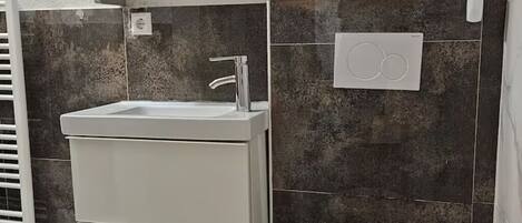 Toallas, jabón, papel higiénico