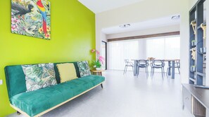 TV, fireplace - Arenal Volcano View Villa La Fortuna (La Fortuna)