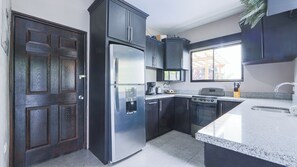 Fridge, microwave, oven, stovetop - Arenal Volcano View Villa La Fortuna (La Fortuna)