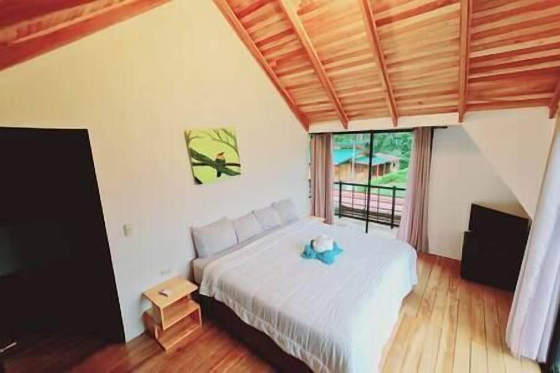 3 bedrooms, iron/ironing board, travel crib, WiFi