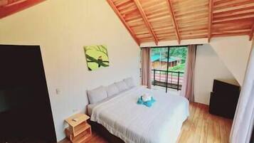 3 bedrooms, iron/ironing board, travel crib, WiFi